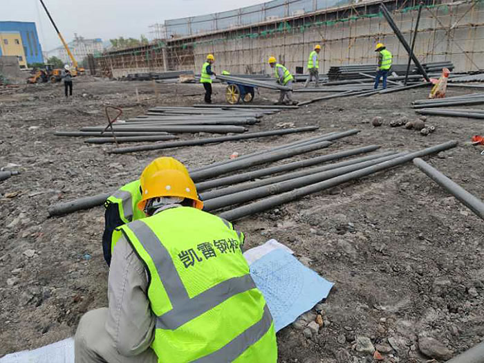 东乡县螺栓球网架结构